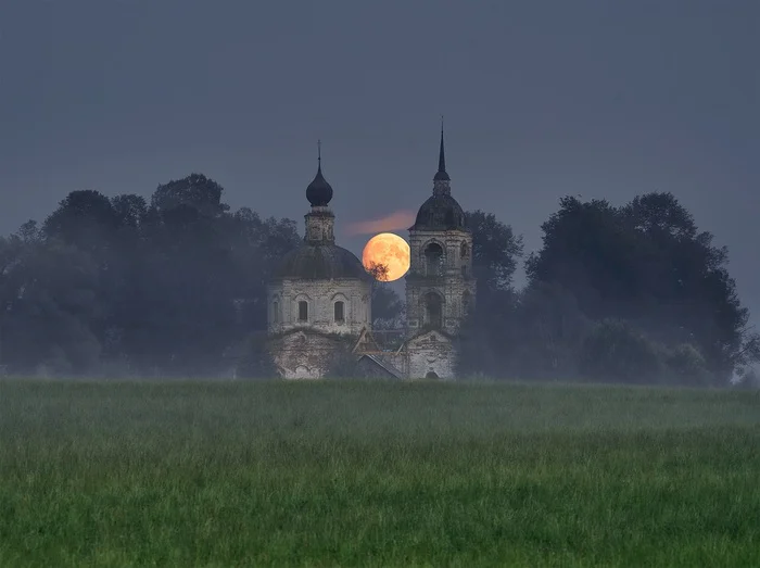 Full moon - My, Night, moon, Full moon, Temple, Fog, Mystic, The photo