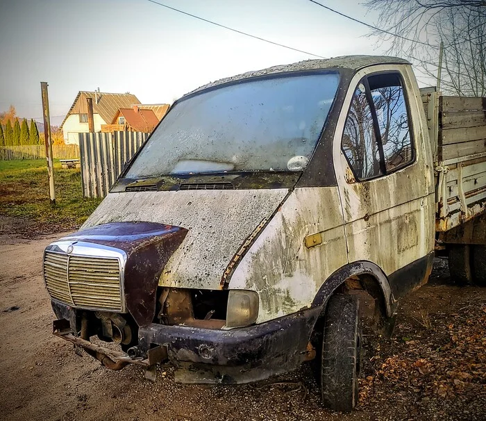 When the train cabin and chassis from MAZ were handed over to the metal yard - My, Auto, The photo, Mobile photography, Crossover, Tuning, Collective farm, Collective farm tuning, Mercedes, Gazelle