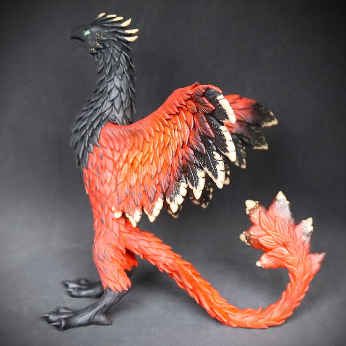 Золотую краску, увы, на фото плохо видно(