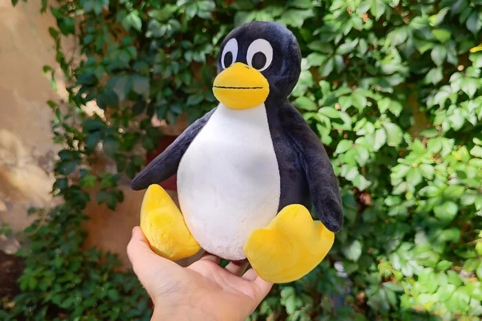 Penguin symbol of Linux - My, Needlework, Needlework with process, Author's toy, Plush Toys, Soft toy, Linux, Penguins, Vertical video, Soundless, Longpost, Video, Tux