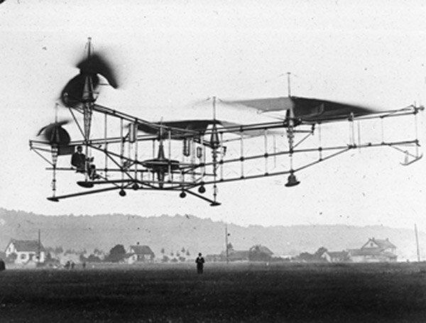 полет Étienne Oehmichen’s Helicopter No. 2, 4 мая 1924 года.