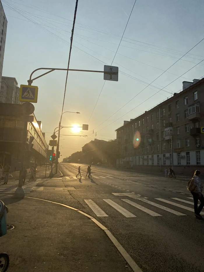 Красиво?москва - Моё, Пейзаж, Москва, Трамвайные пути, Дом, Закат, Измайлово