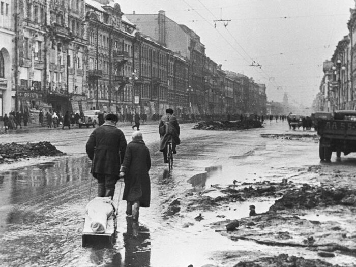Невский проспект Ленинграда во время блокады.