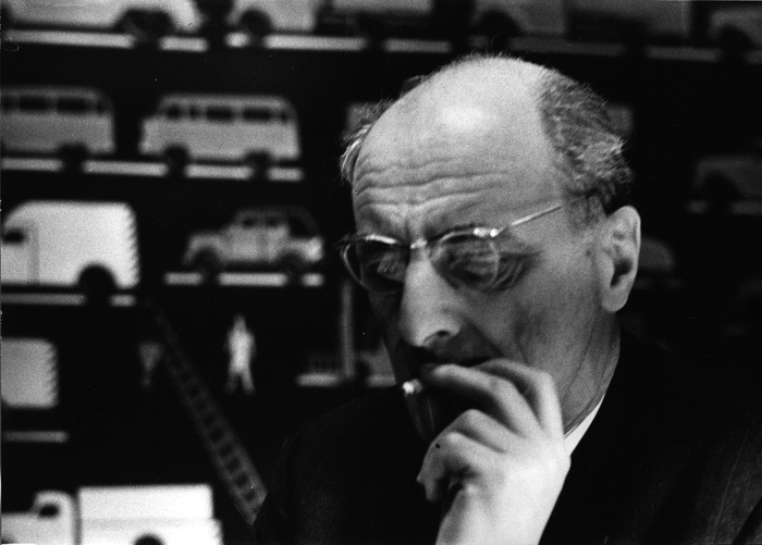 Юрий Аронович Долматовский (7(20).12.1913 — 12.01.1999), каким он мне запомнился. Он много курил до глубокой старости.