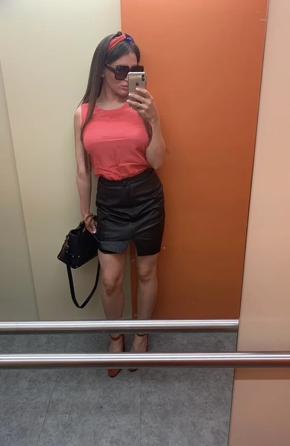 Milf on the way out - Girls, MILF, Waist, Figure, Legs, Skirt, Mini skirt, Heels, High heels, Sunglasses