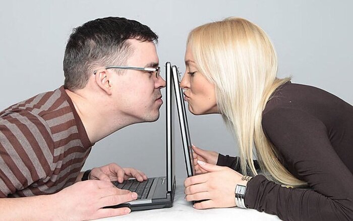 Про знакомства в Интернете. Стихи - мои. Ситуация распространённая)