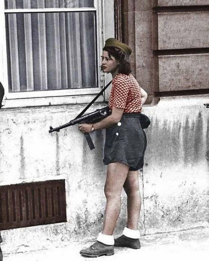 Simone Segouin - 18-   ,  MP-40.    , 19  1944