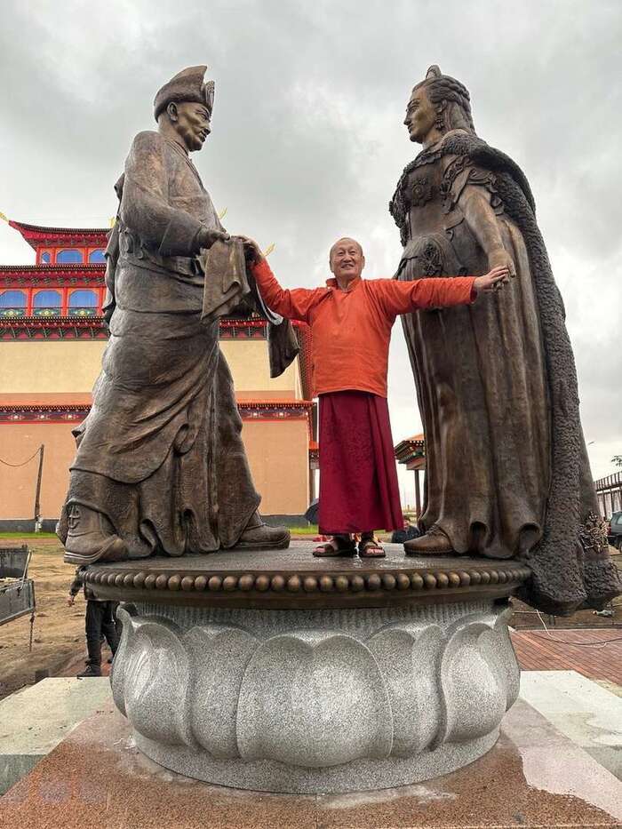 A monument to Catherine II and Pandito Khambo Lama Zayaev was installed in the Ivolginsky datsan - Buddhism, Russia, Confession, Catherine II, Ivolginsky datsan, Sculpture, Anniversary