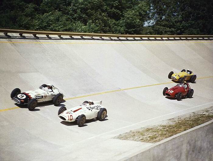 1936 год. В Италии открыт Национальный автодром. Это ежегодное место проведения Гран-при Италии в гонках «Формулы-1»