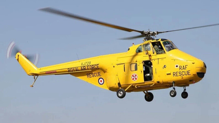 На фото : вертолёт Whirlwind HAR. 10 с бортовым номером XJ729 от компании Westland, находится в летном состоянии с 1956 года и считается одним из старейших вертолетов в Великобритании, который полноценно несет свою службу до сегодняшних дней.