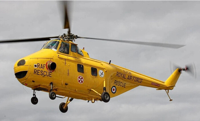 На фото : вертолёт Whirlwind HAR. 10 с бортовым номером XJ729 от компании Westland, находится в летном состоянии с 1956 года и считается одним из старейших вертолетов в Великобритании, который полноценно несет свою службу до сегодняшних дней.