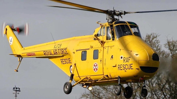 На фото : вертолёт Whirlwind HAR. 10 с бортовым номером XJ729 от компании Westland, находится в летном состоянии с 1956 года и считается одним из старейших вертолетов в Великобритании, который полноценно несет свою службу до сегодняшних дней.