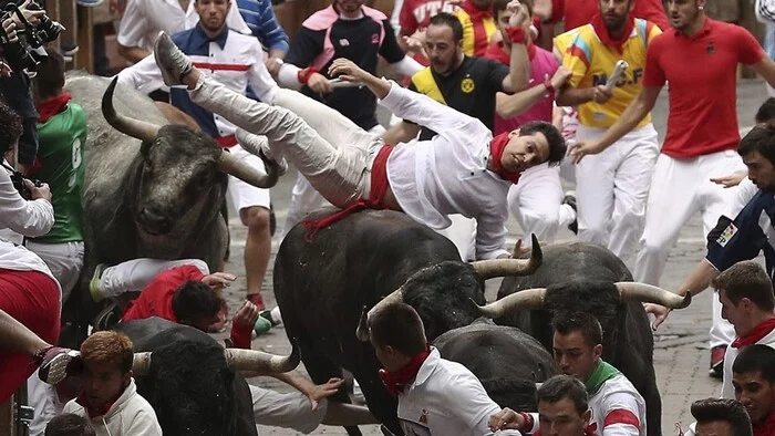 Spaniards and bulls - My, Negative, Spain, Holidays, Bull, Bullfight, Cruelty, Animal abuse, Mat, Longpost