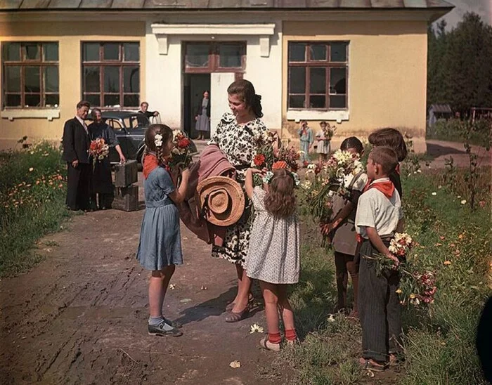 Soon to school: You may not be a poet, but you are obliged to be a citizen!* - the USSR, Made in USSR, School, Pupils, Childhood in the USSR, Teacher, История России, Memory, Childhood memories, Childhood, September 1, Teenagers, Upbringing, Telegram (link)