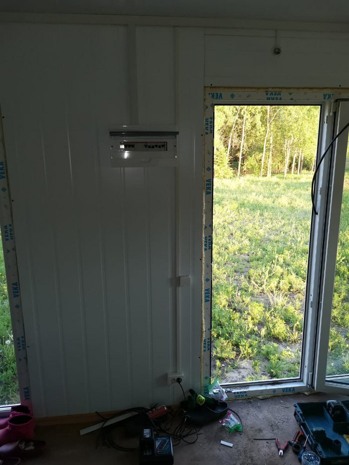 Поставили щиток