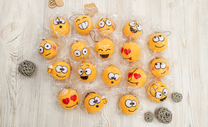 А вот еще 18 штук, которые сделаны и упакованы специально для озона. На каждый клею свой личный штрихкод, поэтому самые популярные делаю в наличие и сразу упаковываю их.