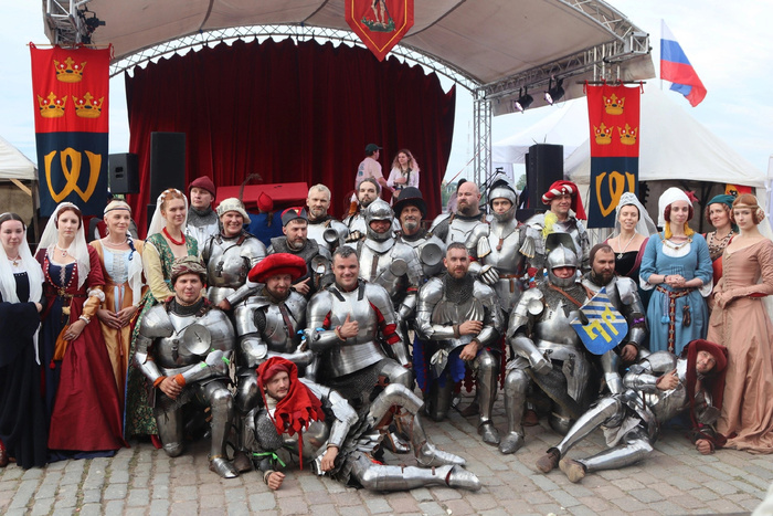     !     !    (   ) -     " "  