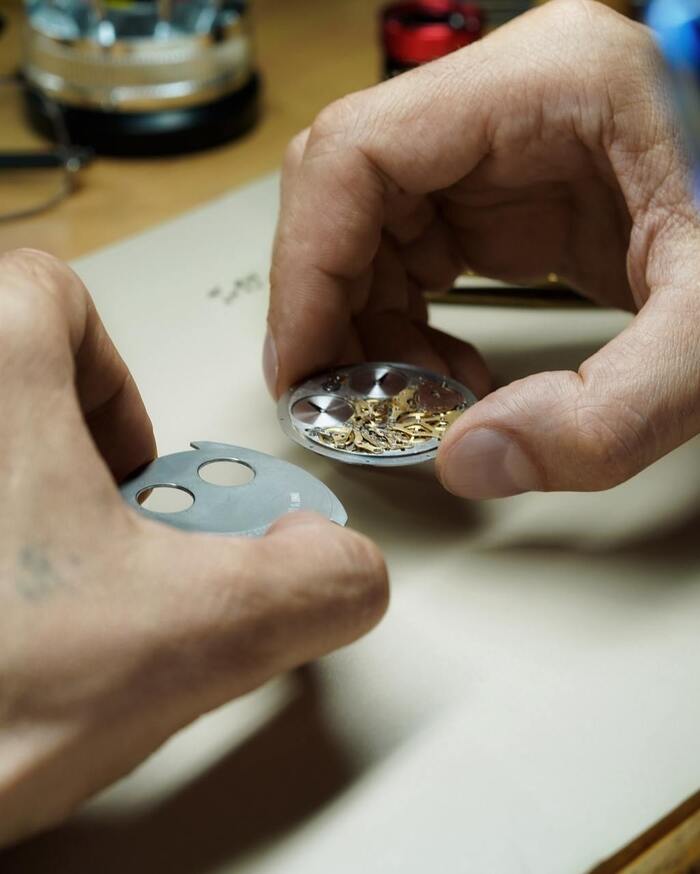 Новый мировой рекорд ультратонкости. Часы ThinKing Prototype от российской мануфактуры "Константин Чайкин"