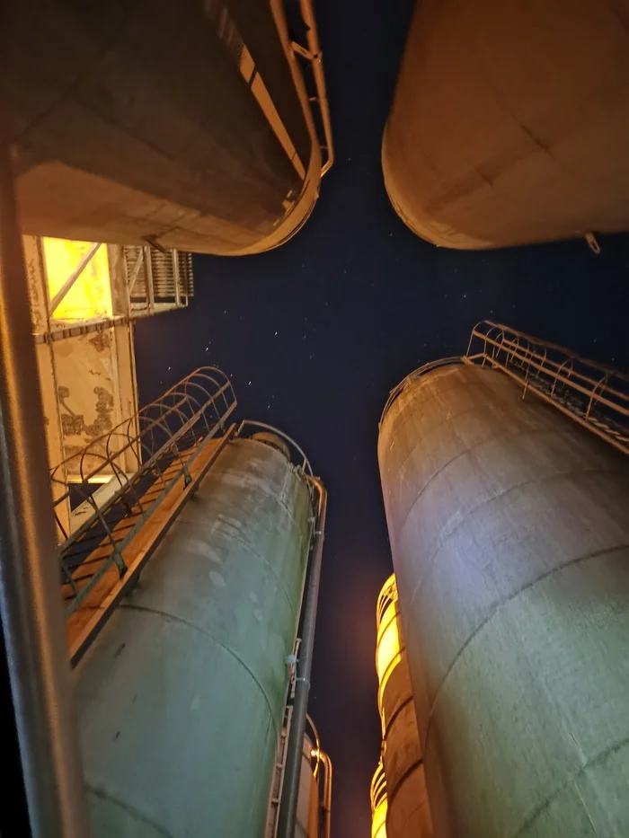 Flour and stars - My, Stars, Silage, Flour, Night, Factory, The photo