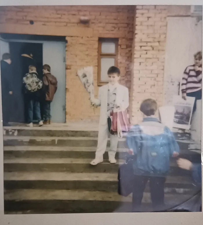 I went to school today, but 30 years ago - My, School, September 1, Memories, Childhood memories, Childhood, Childhood of the 90s, Norilsk, Time, 90th, Memory, Video, Video VK, Longpost