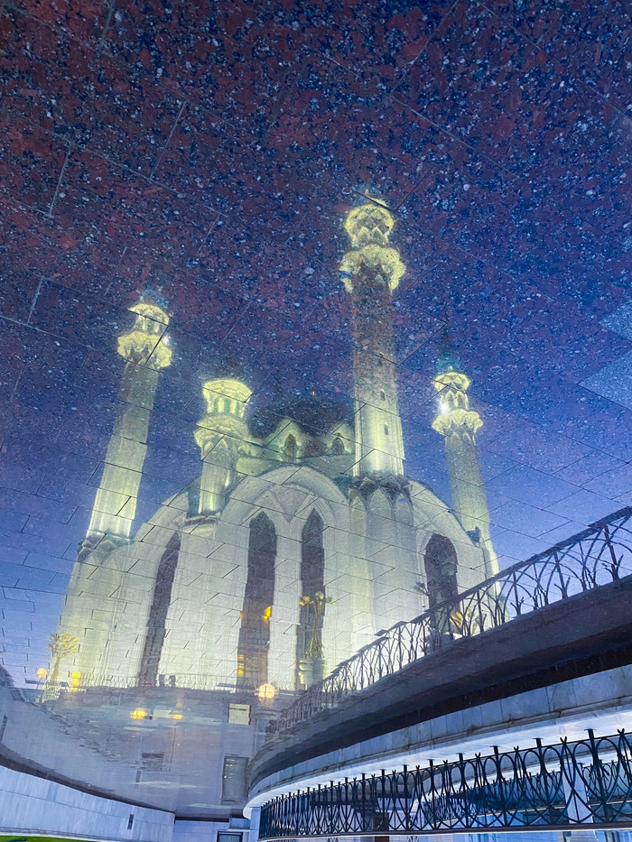 Отражение мечети Кул-Шариф, Казань
