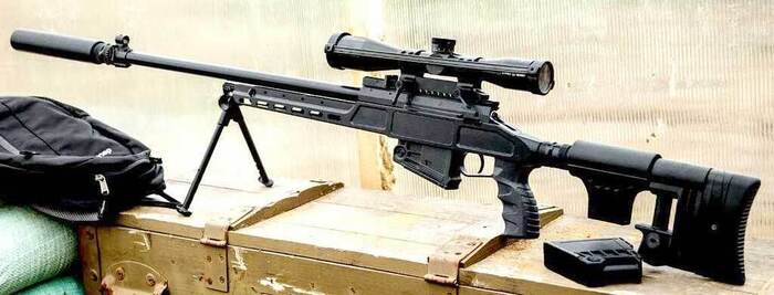 Винтовка СВ-98 с алюминиевой ложей и с не складывающимся прикладом выпускалась в небольшом количестве и в МО РФ не поставлялась