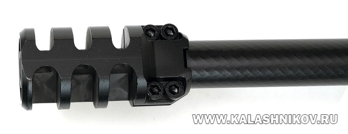 Экспериментальный ДТК на первой винтовке СВ-98М оснащён несимметричными окнами для компенсации крутящих моментов, возникающих в системе при выстреле. Фото Михаила Дегтярёва