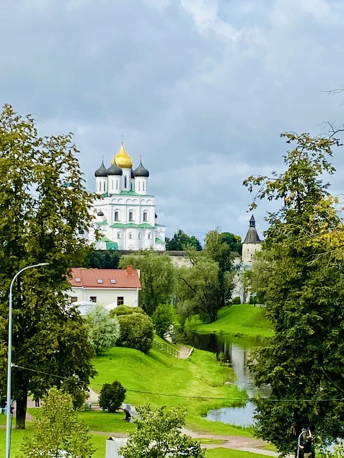 Pskov. View of the Holy Trinity Cathedral - My, Mobile photography, Pskov, Travel across Russia, The cathedral