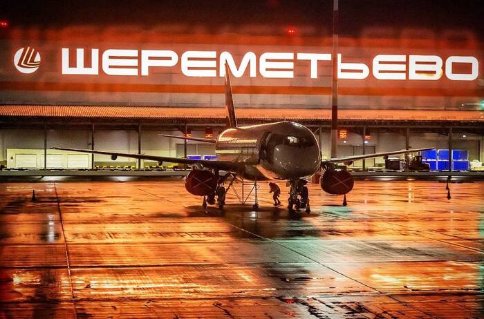 Superjet - Aviation, Airplane, Flight, Sukhoi Superjet 100, civil Aviation, Sheremetyevo, The airport, Liner, Passenger liner, Sou