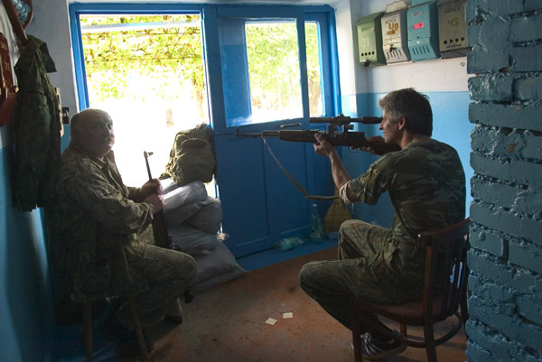 Men of Beslan, having learned that their loved ones have been taken hostage, take out their weapons and begin to gather around the school - Beslan, Negative, The photo, Courage, Men, Tragedy, Militia, North Ossetia Alania, Longpost