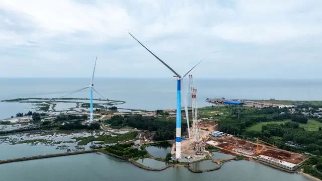 China Installs Record-Breaking Wind Turbine - Energy (energy production), Energy, Technics, Wind generator, China, Video, Youtube, Longpost