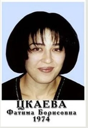 Ответ на пост «Слева снимок 2004 года, сделанный в Беслане. Эльбрус Гогичаев на руках несет маленькую девочку Алёну Цкаеву» - Негатив, Беслан, Северная Осетия - Алания, Спасение, Трагедия, Дети, Школа, Трогательно, Без рейтинга, Мама, Ответ на пост, Длиннопост