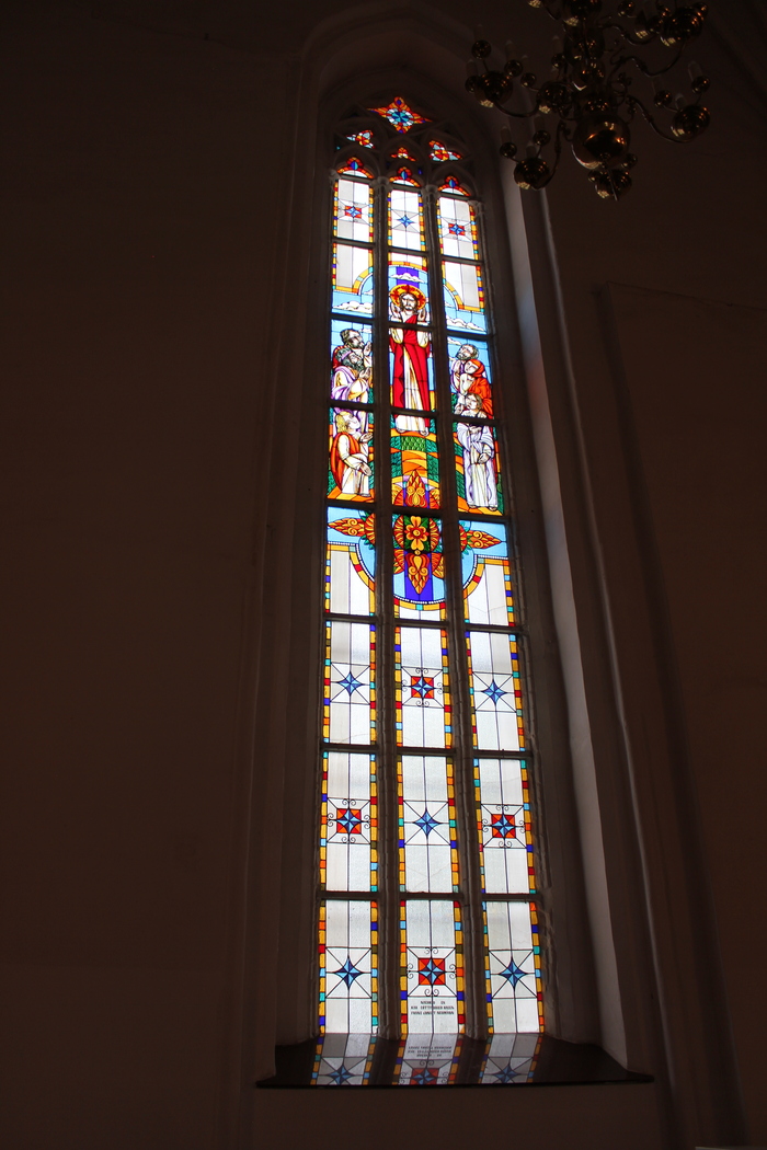 Витраж кафедрального собора