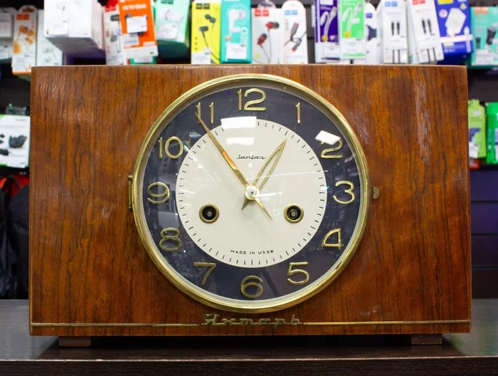 Do Soviet-made clocks, whether table or wall clocks, have any value? - Investments, Collecting, Want to know everything, Clock, Made in USSR, История России, Longpost, Series Collecting watches