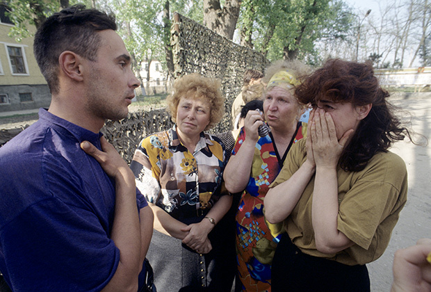 Interesting photos of the 90s (part 102) - 90th, Childhood of the 90s, Nostalgia, The photo, Epoch, A selection, Archil Gomiashvili, Mikhail Gorshenev, King and the Clown, UPI, Kuklachev, Kandahar, Ivanushki International, Alain Delon, Alexander Lebed, Sting, Field of Dreams, Anastasia Volochkova, Yuri Luzhkov, Pager, Longpost