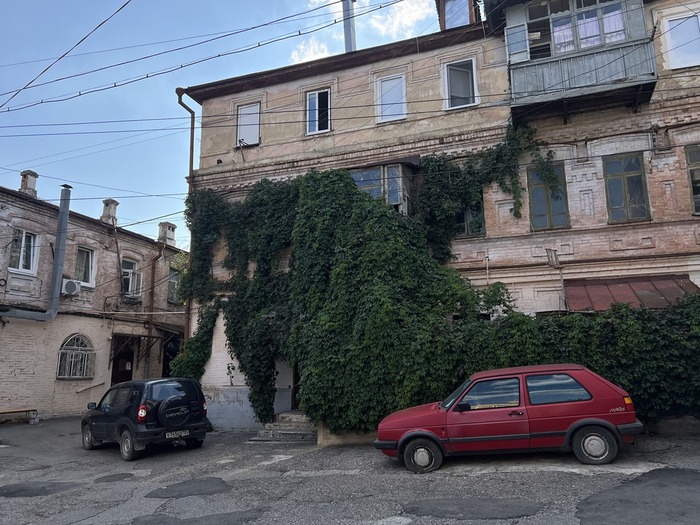 Дворики на Теплосерной.