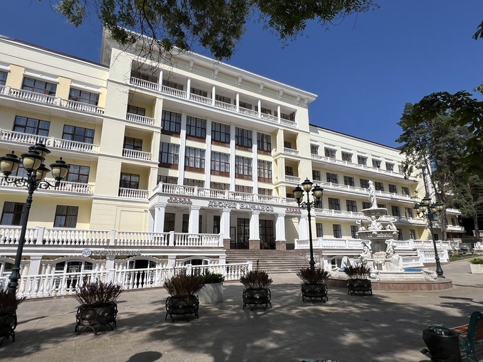 Дворец нарзанов (как пафосно)