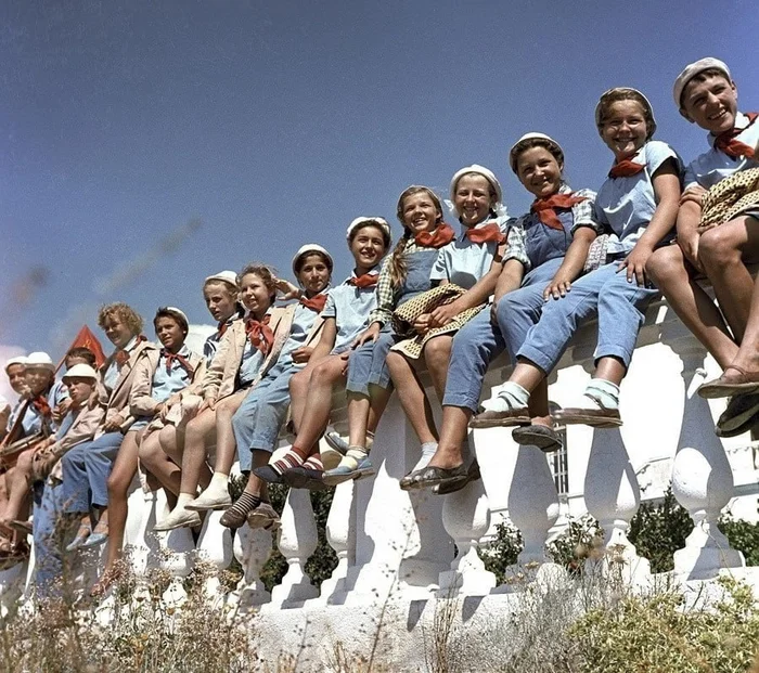 Schoolchildren on holiday at the All-Union Pioneer Camp Artek, 1963 - the USSR, Made in USSR, Childhood in the USSR, Telegram (link), Pioneer camp, Artek, Pupils, Childhood memories, Retro, 60th, Relaxation, Memories, Memory