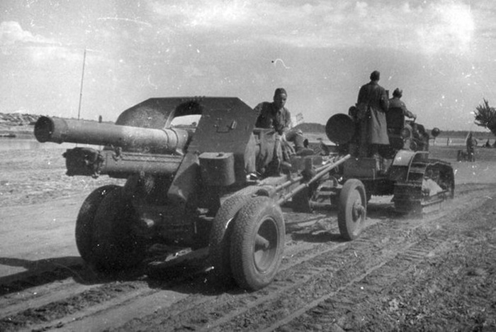 На моменте «ехать с прицепом 10 км/ч» обычный трактор начинает плакать