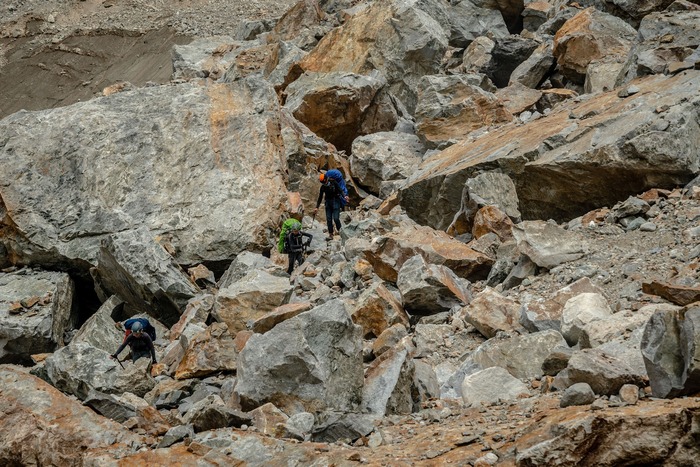 Люди для масштаба.