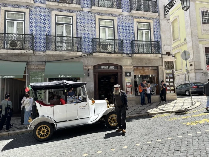 The oldest bookstore in the world, the French and ghosts - My, Literature, Travels, Lisbon, Portugal, Book store, Longpost, Books