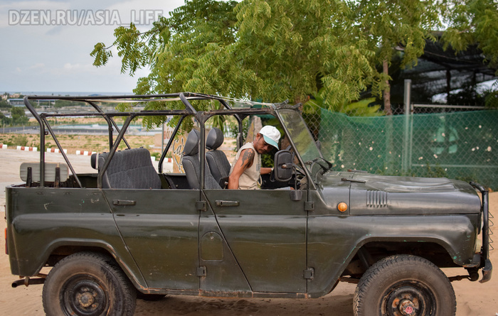 УАЗ-31512 во Вьетнаме