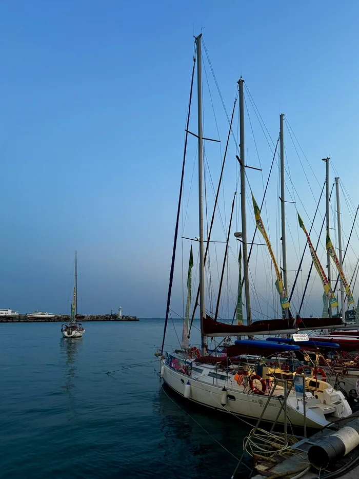 Yalta - My, Mobile photography, Evening, Sea, Black Sea, A boat