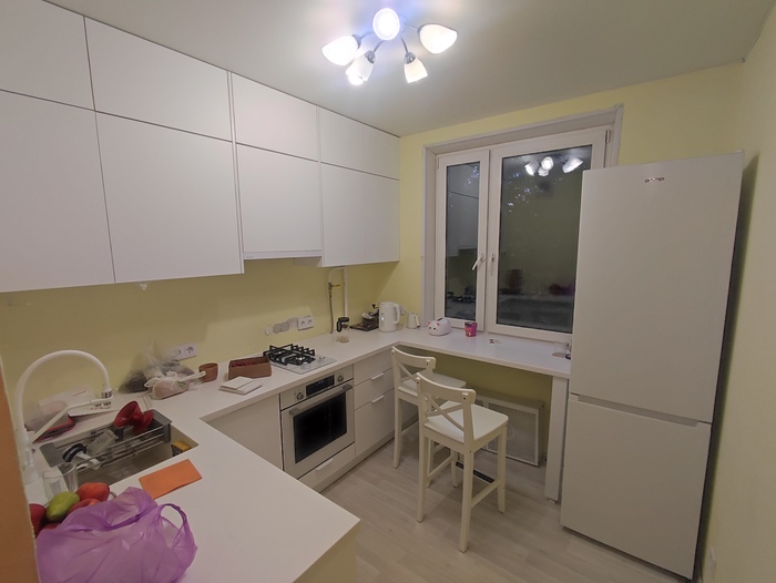 Кухня после ремонта вид 2