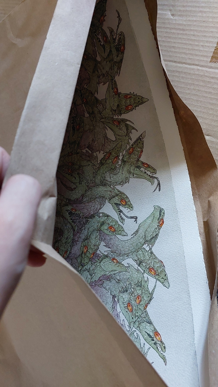 Она улезла в домик ждать рамочку.