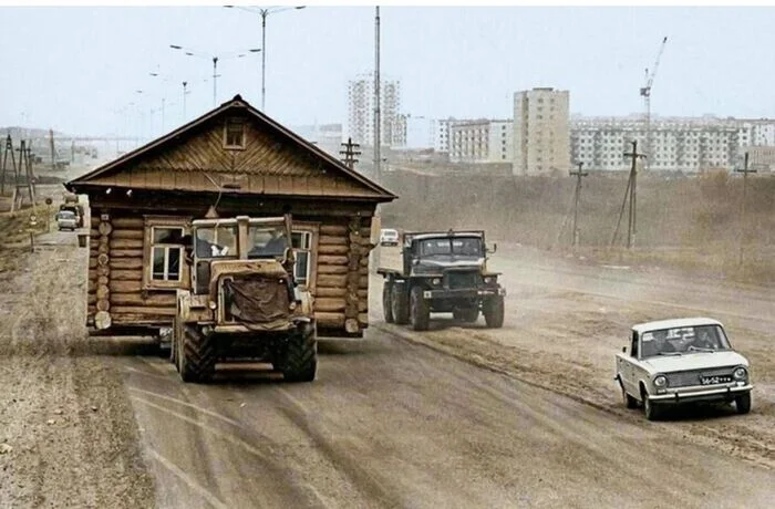 Перевозка дома в Набережных Челнах, 1972 год - История России, Технологии, СССР, Строительство, Набережные Челны, 70-е, Старое фото