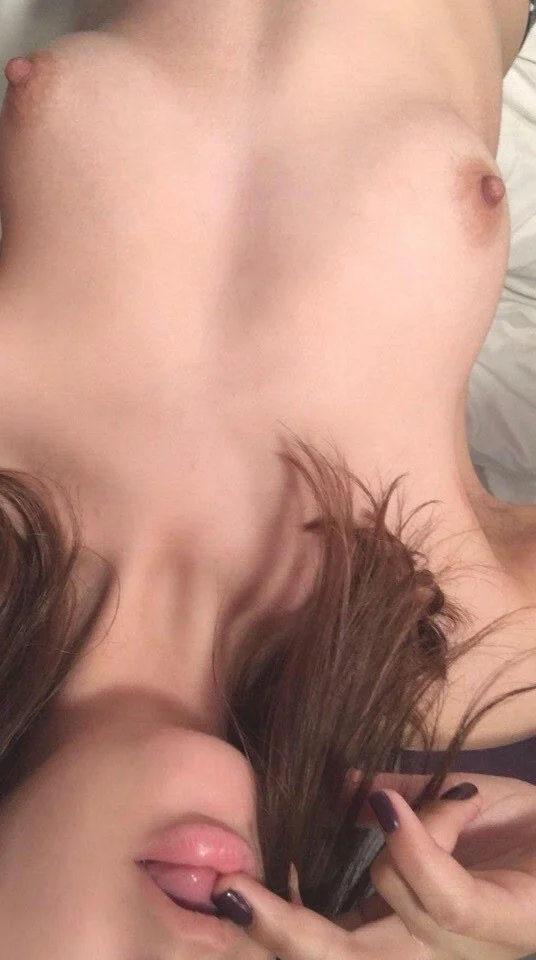 Tyap-blooper selfi! - NSFW, Sexuality, Girls, Erotic, Brown hair, Boobs, Stomach, Selfie, No face, Helping animals, Animal shelter, The strength of the Peekaboo