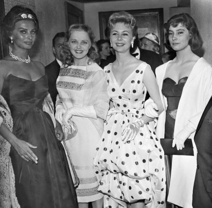 Film festival participants Sophia Loren, Liliya Yudina, Mitzi Gaynor and Tatyana Samoilova. France. Cannes, 1958 - The photo, Cannes, 1958, Sophia Loren, Actors and actresses