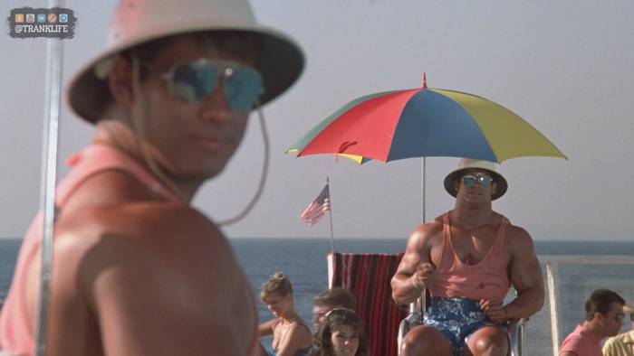 БРАТЬЯ ПОЛ В РОЛИ ПЛЯЖНЫХ СПАСАТЕЛЕЙ