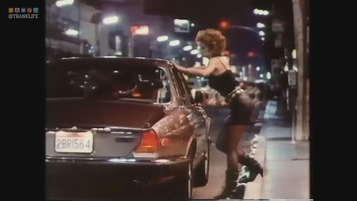 КАДР ИЗ ФИЛЬМА ГОЛЛИВУДСКИЙ РИТМ - ПОЧТИ ЧТО ЛЕНИНГРАДКА